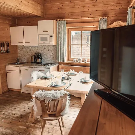 Urige Doppelhaushaelfte 6 Apartment *